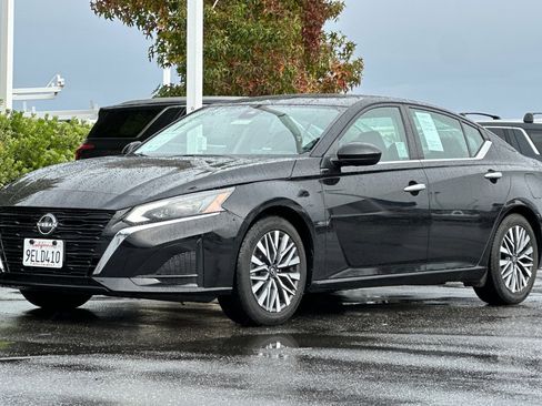 Certified 2023 Nissan Altima 2.5 SV image 8