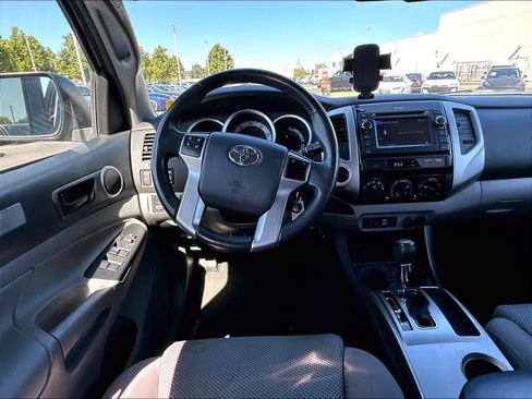 Used 2013 Toyota Tacoma 4x4 Double Cab w/ TRD Off-Road Pkg image 12