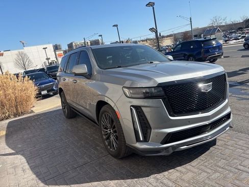 Certified 2024 Cadillac Escalade V w/ LPO, ONYX Package image 3