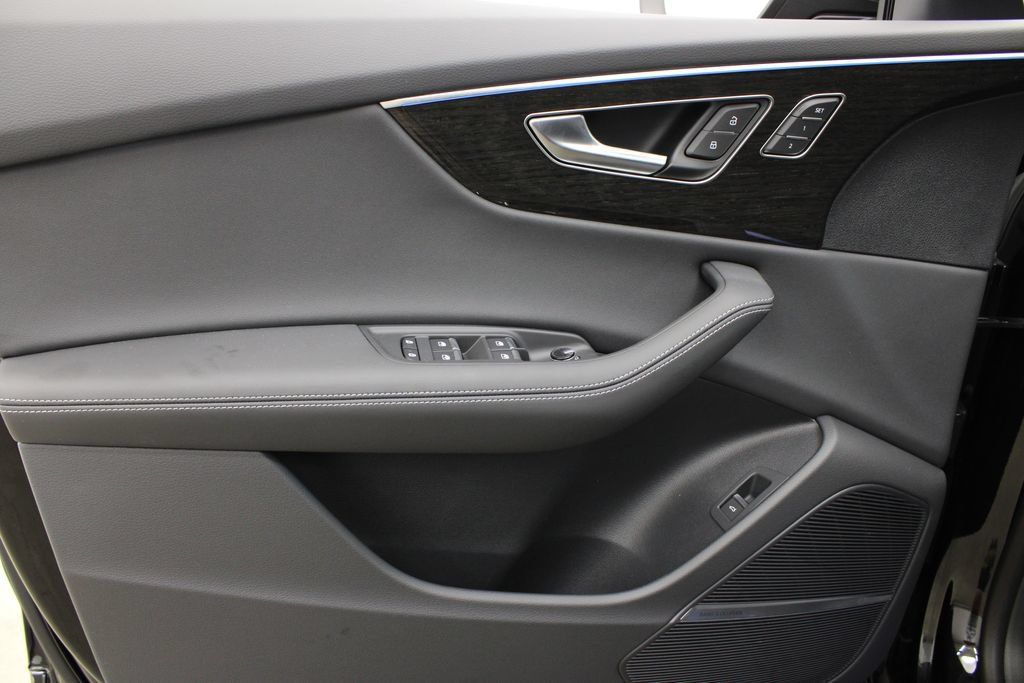 New 2027 Audi Q8 Prestige AWD/4WD image 17