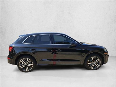 Used 2020 Audi Q5 e Premium Plus w/ Premium Plus Package AWD/4WD image 4