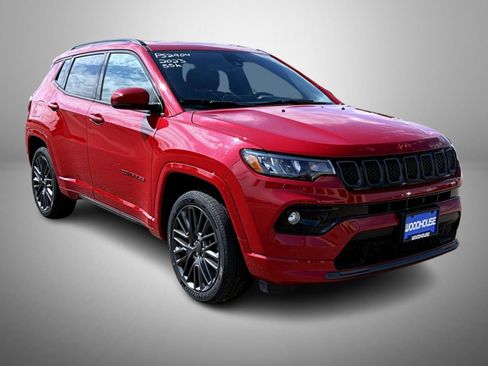 Certified 2023 Jeep Compass Limited image 3