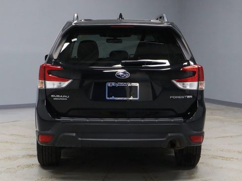 Used 2022 Subaru Forester Premium image 10