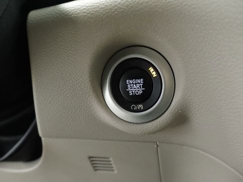 Certified 2023 Chrysler Pacifica Touring-L FWD image 31