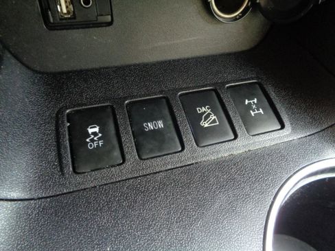 Used 2016 Toyota Highlander XLE AWD/4WD image 34