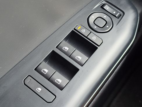 Used 2025 Kia K4 FWD image 9