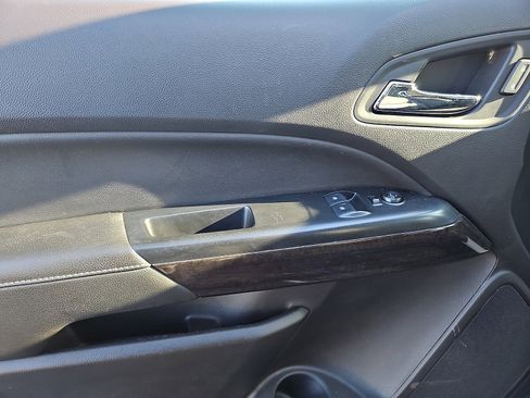 Used 2018 GMC Canyon SLE w/ SLE Convenience Package image 12