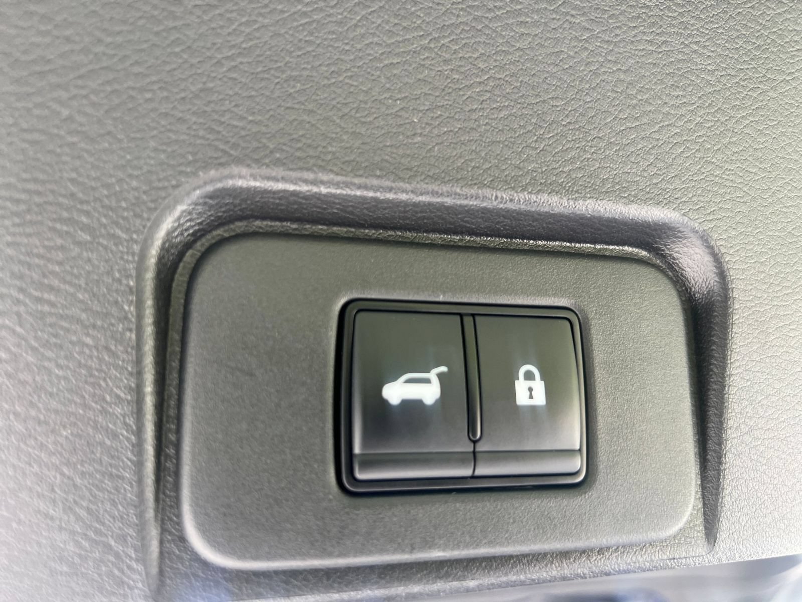 Used 2025 Nissan Rogue SV AWD/4WD image 20