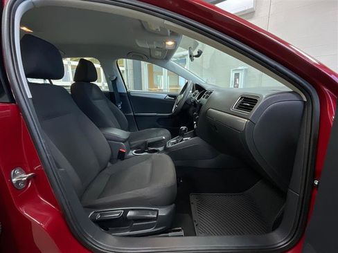 Used 2016 Volkswagen Jetta SE image 25
