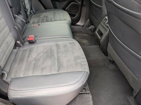 Used 2024 Mitsubishi Outlander SE image 27