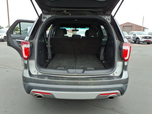 Used 2016 Ford Explorer XLT w/ Equipment Group 201A AWD/4WD image 15