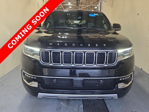 Used 2024 Jeep Wagoneer L Series II w/ Flexible Seating Group AWD/4WD image 3