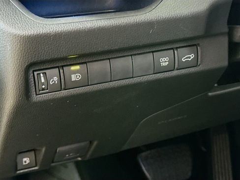 Used 2024 Toyota RAV4 XSE AWD/4WD image 11