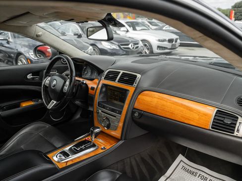 Used 2008 Jaguar XKR R RWD image 11