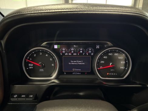 Used 2019 Chevrolet Silverado 1500 High Country w/ Technology Package image 24