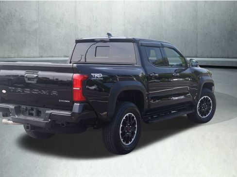 Used 2025 Toyota Tacoma TRD Off-Road w/ TRD Off Road Premium Package AWD/4WD image 17