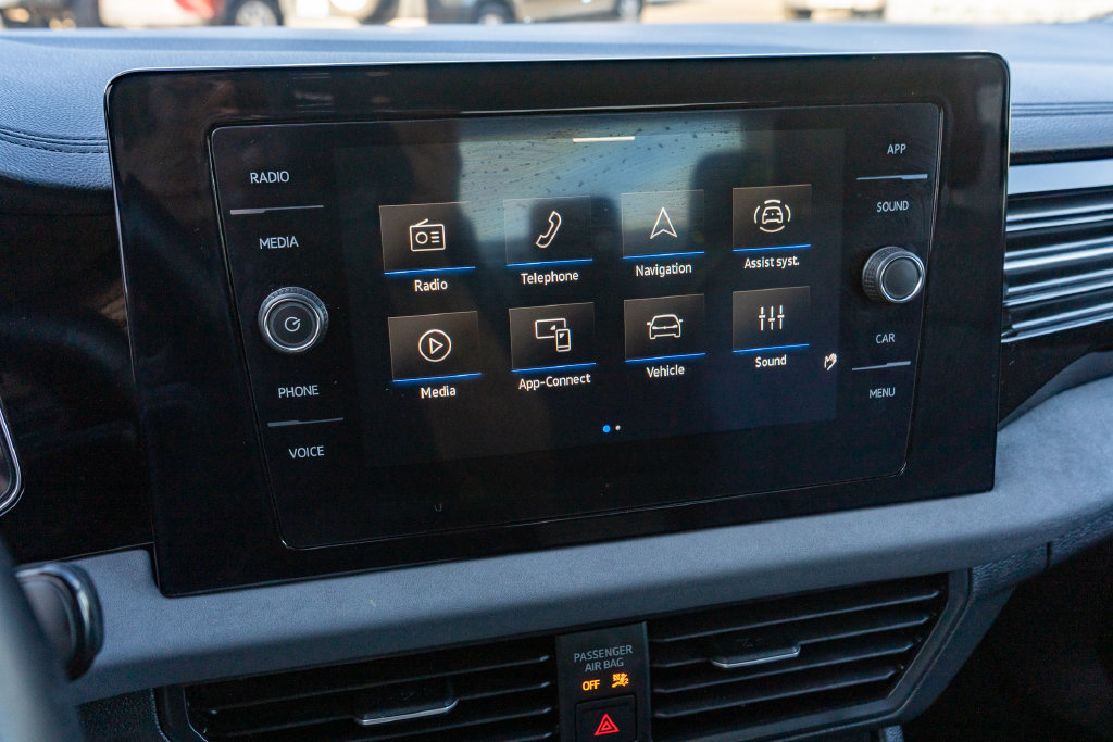 Used 2025 Volkswagen Jetta SE FWD image 27