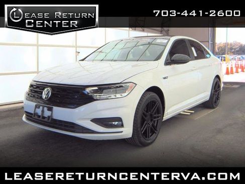 Used 2019 Volkswagen Jetta R-Line image 1