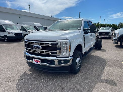 New 2026 Ford F350 XL w/ XL Chrome Package image 47