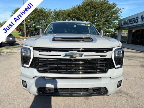 Used 2024 Chevrolet Silverado 2500 LTZ w/ LTZ Plus Package AWD/4WD image 8