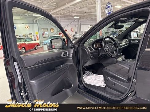 Used 2020 Jeep Grand Cherokee Laredo w/ Laredo X Package AWD/4WD image 11