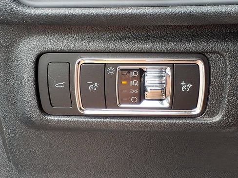 Used 2023 Lincoln Corsair AWD w/ Equipment Group 101A image 16