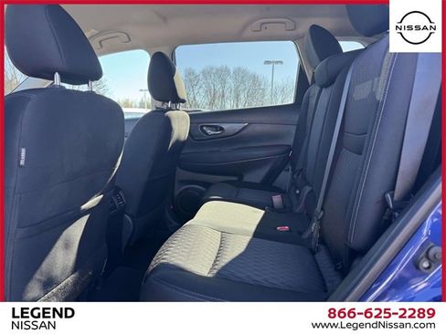 Used 2018 Nissan Rogue SV w/ Premium Package image 12