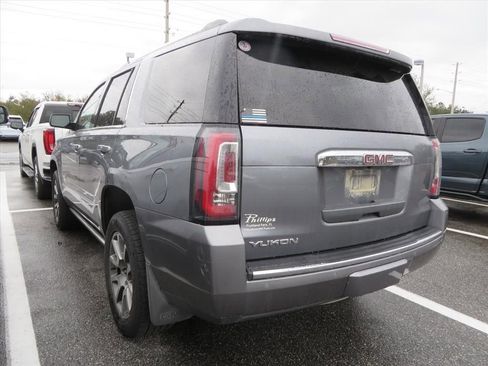 Used 2019 GMC Yukon Denali image 3