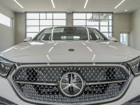 Used 2026 Mercedes-Benz E 350 4MATIC Sedan image 23