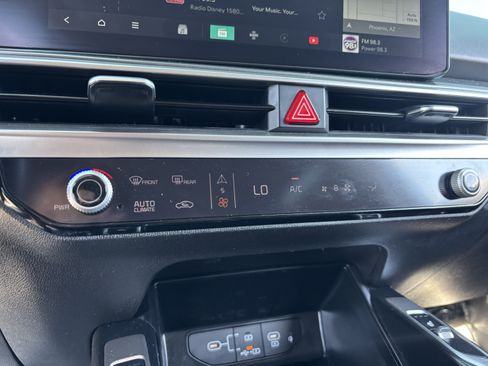 Certified 2024 Kia Sorento S FWD image 22