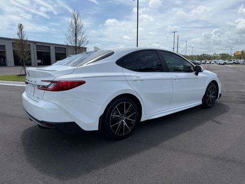 Used 2026 Toyota Camry SE image 4