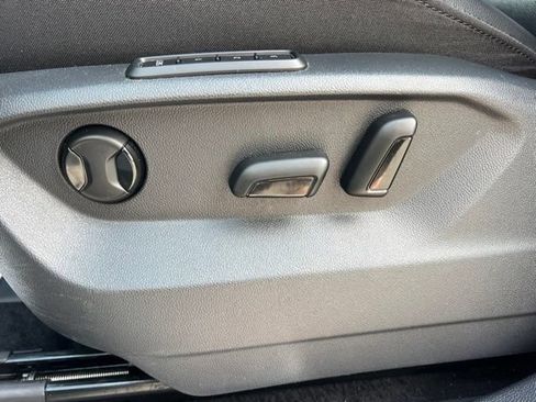 Used 2019 Volkswagen Tiguan SEL Premium AWD/4WD image 32