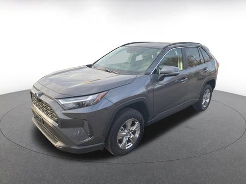 Used 2025 Toyota RAV4 XLE image 4
