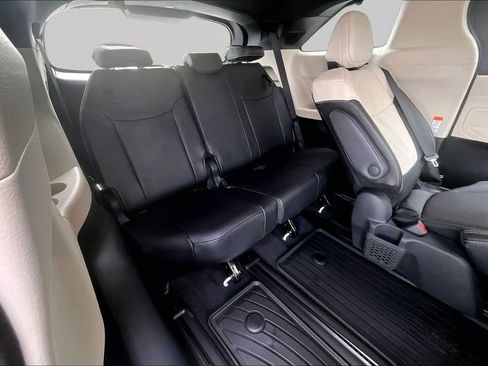 New 2026 Toyota Sienna Platinum image 21