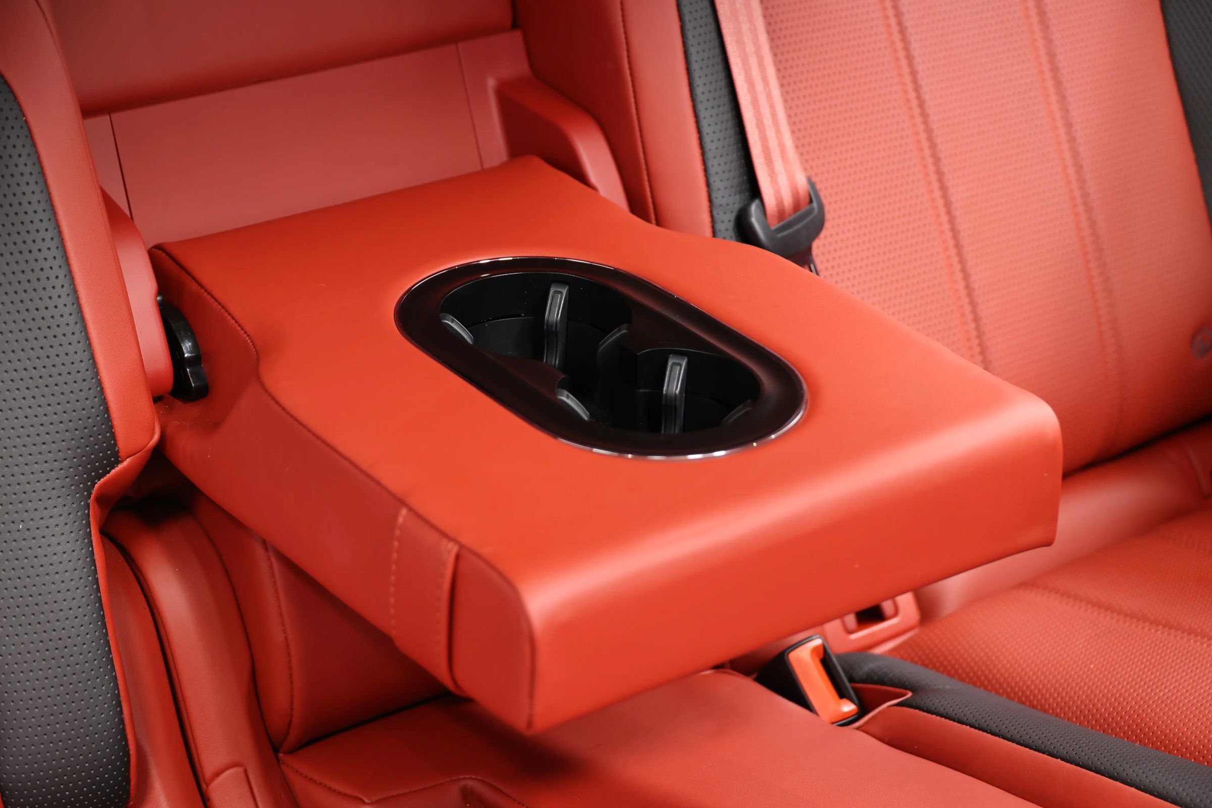 Used 2022 Bentley Bentayga AWD/4WD image 96