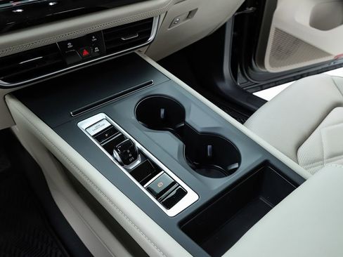 New 2026 Volkswagen Atlas SE image 24