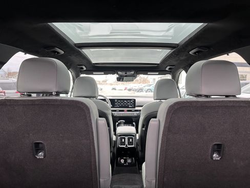 Used 2025 Kia Sorento SX Prestige w/ Sage Leather Package image 12