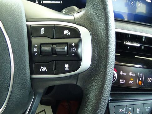 Used 2025 Kia K5 LXS FWD image 21