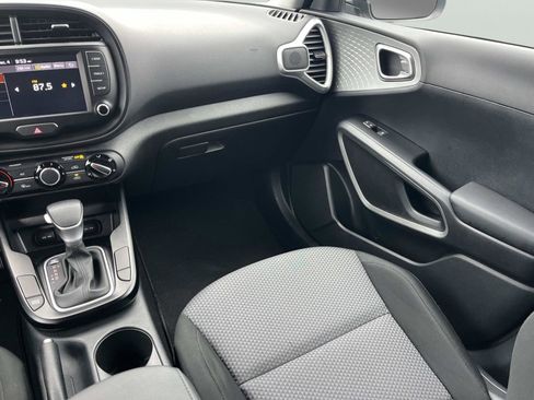 Certified 2022 Kia Soul LX w/ Technology Package image 10