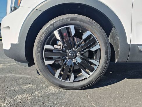 Used 2024 Kia Telluride SX Prestige w/ Towing Package AWD/4WD image 12