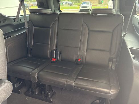Used 2024 Chevrolet Suburban High Country AWD/4WD image 18