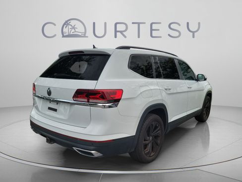 Used 2022 Volkswagen Atlas SE w/ Panoramic Sunroof Package FWD image 14