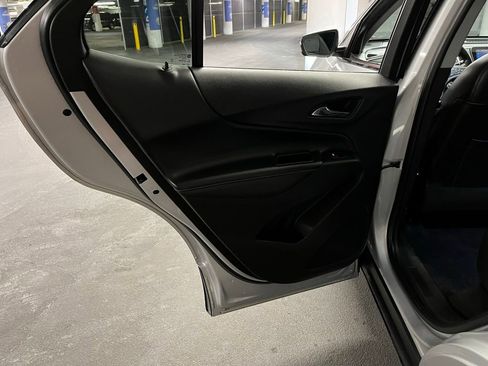 Used 2021 Chevrolet Equinox Premier image 18