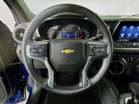 Used 2022 Chevrolet Blazer LT image 9