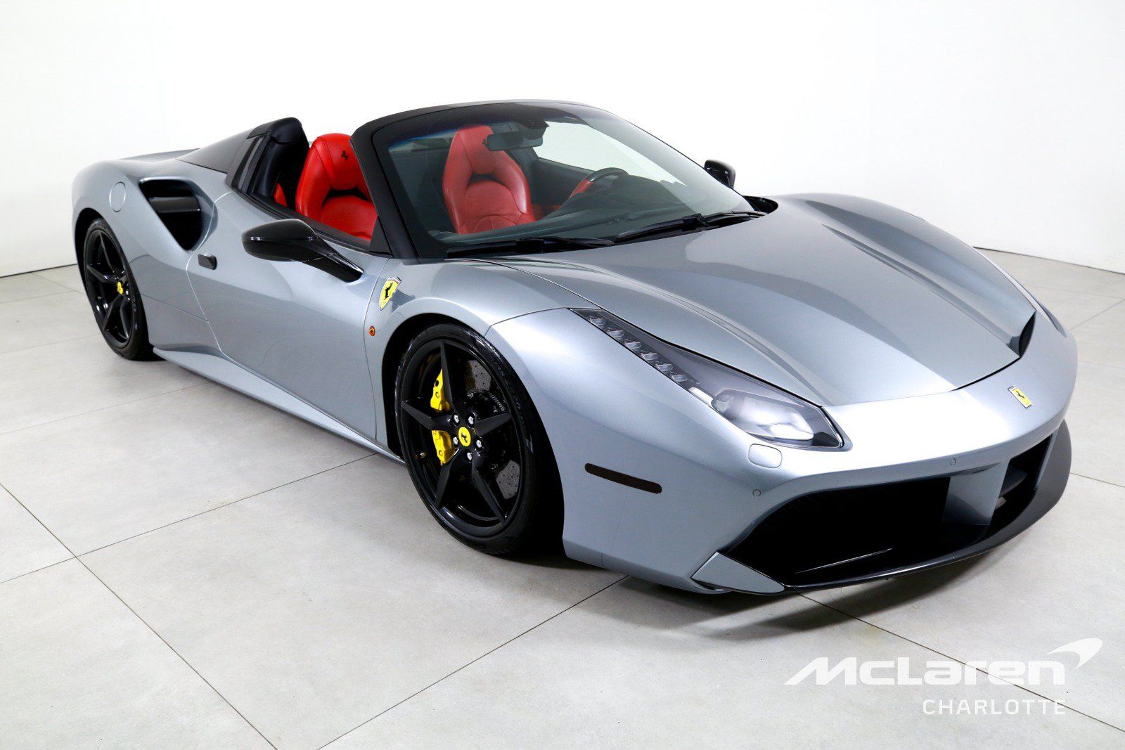 Used 2019 Ferrari 488 Spider RWD image 4