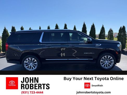 Used 2024 GMC Yukon XL Denali w/ Advanced Technology Package image 1