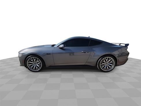 Used 2024 Ford Mustang GT RWD image 5