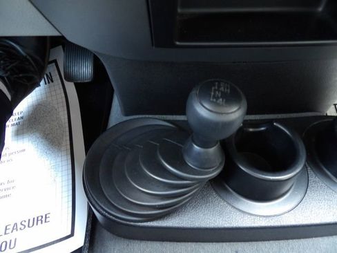 Used 2005 Ford F150 XLT AWD/4WD image 24