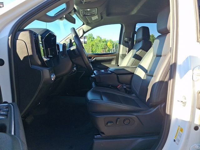 Used 2025 GMC Sierra 1500 SLT AWD/4WD image 13