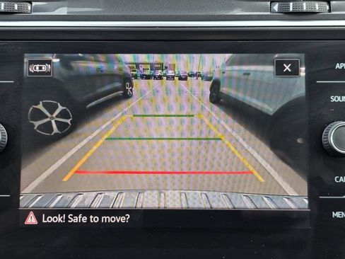 Used 2024 Volkswagen Tiguan SE R-Line FWD image 16